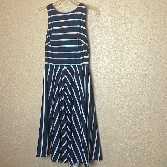 Eliza J Chevron Blue Stripe Fit And Flare Dress with pockets size 8 - Picture 2 of 13